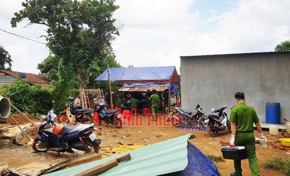 Người đàn ông tử vong sau cú đạp của nghịch tử