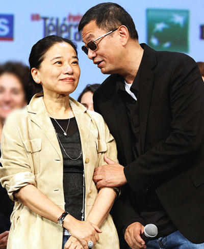 Vợ chồng Vương Gia Vệ, Trần Dĩ Cận. Ảnh: Ifeng.