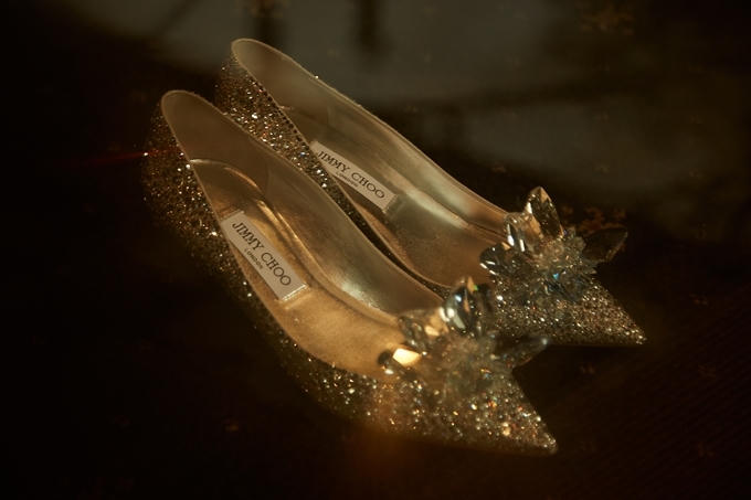 Đàm Thu Trang sử dụng giày Lọ Lem 5.000 USD trong tiệc cưới - 1