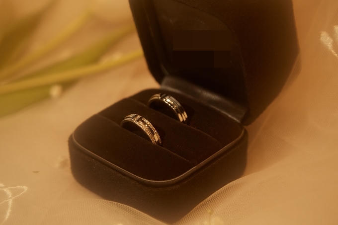 Đàm Thu Trang sử dụng giày Lọ Lem 5.000 USD trong tiệc cưới - 2