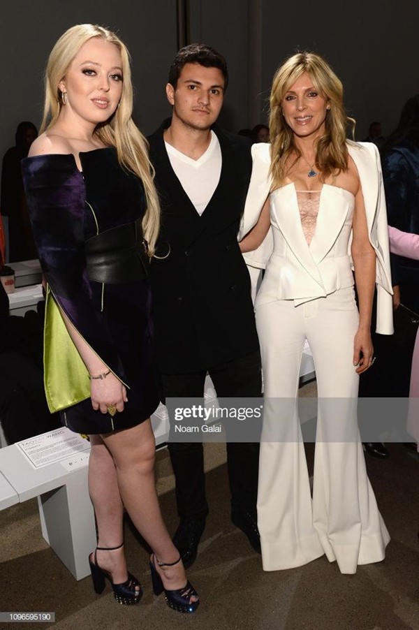 Bạn trai tỷ phú giàu có đang cặp kè với con gái út Tổng thống Donald Trump là ai? - Ảnh 3. Bạn trai tỷ phú giàu có đang cặp kè với con gái út Tổng thống Donald Trump là ai? - Ảnh 3.