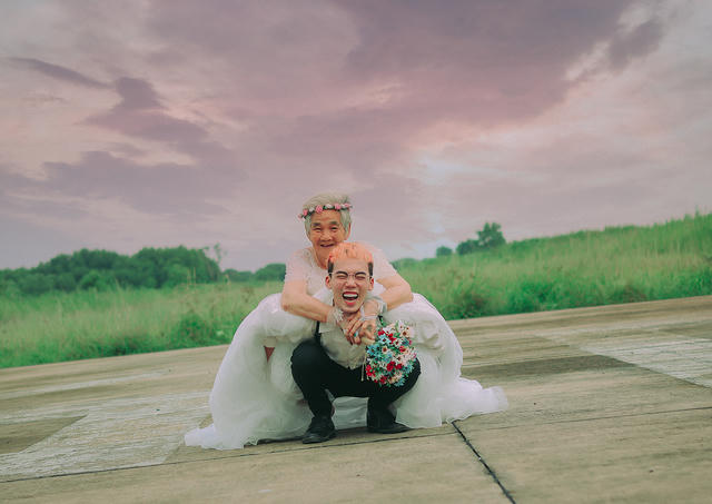 Câu chuyện xúc động phía sau bộ ảnh bà nội 89 tuổi mặc váy cưới - 5