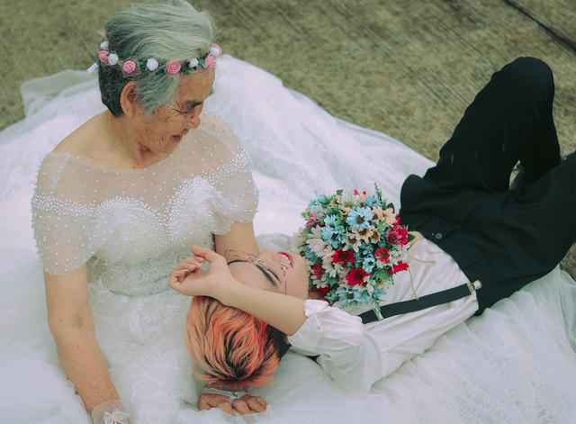Câu chuyện xúc động phía sau bộ ảnh bà nội 89 tuổi mặc váy cưới - 2