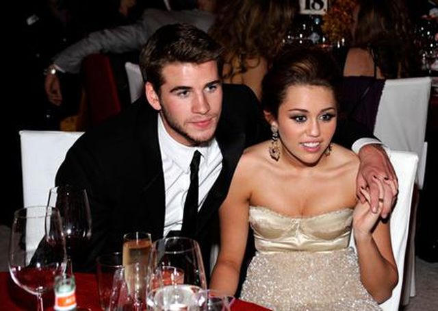 Nuối tiếc hành trình 10 năm yêu nhau của Miley Cyrus và Liam Hemsworth - 2