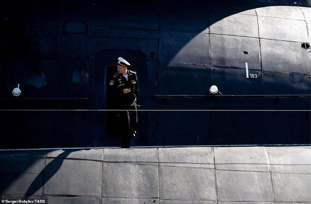 Cuộc sống nhà binh bên trong tàu ngầm lớn nhất thế giới của Nga - 11