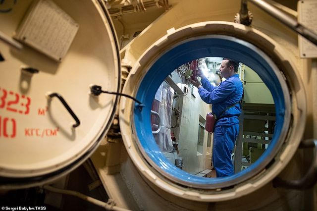 Cuộc sống nhà binh bên trong tàu ngầm lớn nhất thế giới của Nga - 4