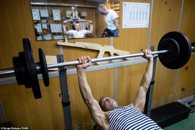 Cuộc sống nhà binh bên trong tàu ngầm lớn nhất thế giới của Nga - 9