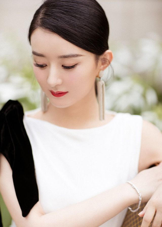 Triệu Lệ Dĩnh đẹp xuất sắc giữa tin đồn chồng “ngoại tình” - 8