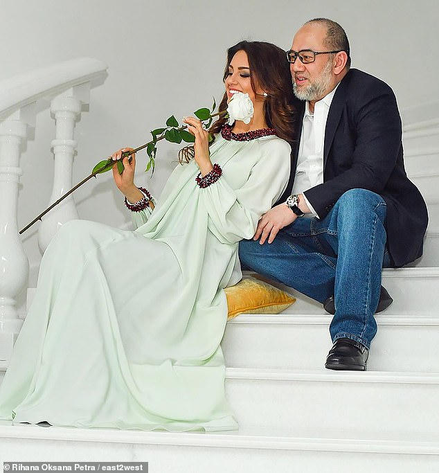 mau nga doa tiet lo ng bi mat soc ve cuoc hon nhan voi cuu vuong malaysia hinh anh 3