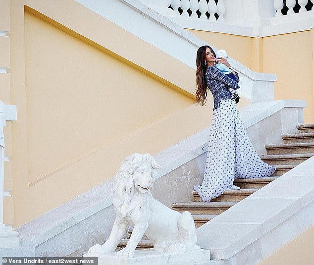 mau nga doa tiet lo ng bi mat soc ve cuoc hon nhan voi cuu vuong malaysia hinh anh 5