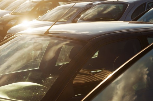 Hai trẻ tử vong vì bị bỏ quên trong ô tô chỉ trong một ngày - 1