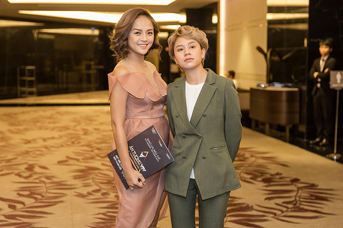 Thu Quỳnh và Bảo Hân đều nằm trong Top 5 gương mặt đề cử của VTV Awards 2019. Ngoài ra, danh sách này còn có Bảo Thanh, Thanh Hương và Ninh Dương Lan Ngọc.