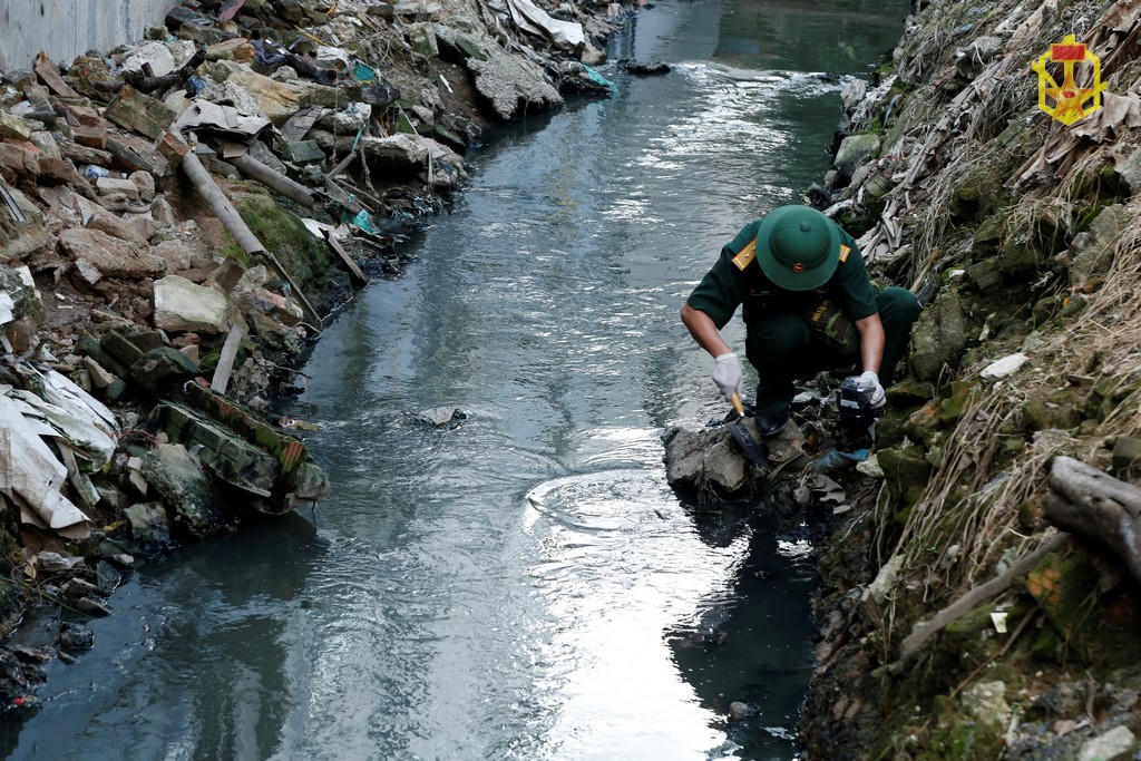 Chuyên gia hóa học xử lý ô nhiễm sau đám cháy Công ty Rạng Đông thế nào?
