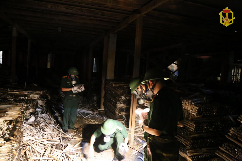 Chuyên gia hóa học xử lý ô nhiễm sau đám cháy Công ty Rạng Đông thế nào?