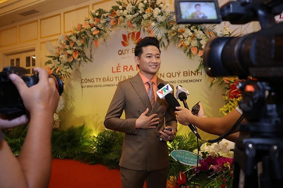 Sau nhiều đồn đoán, Quý Bình chính thức lên tiếng thừa nhận đang yêu bạn gái giàu có, thẳng thắn đáp trả khi bị gắn mác dựa dẫm, ăn bám - Ảnh 6.