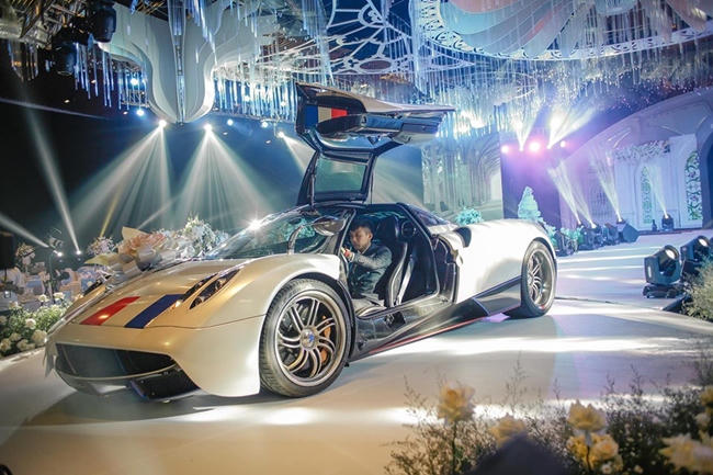 3 đại gia vừa "sát gái" nhất showbiz vừa có thú chơi siêu xe không ai bằng hình ảnh 4 3 dai gia vua "sat gai" nhat showbiz vua co thu choi sieu xe khong ai bang hinh anh 4