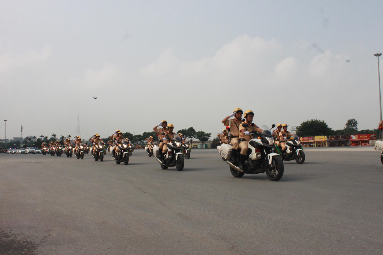 Ấn tượng cảnh công an diễn tập chống gây rối, khủng bố tại Hà Nội