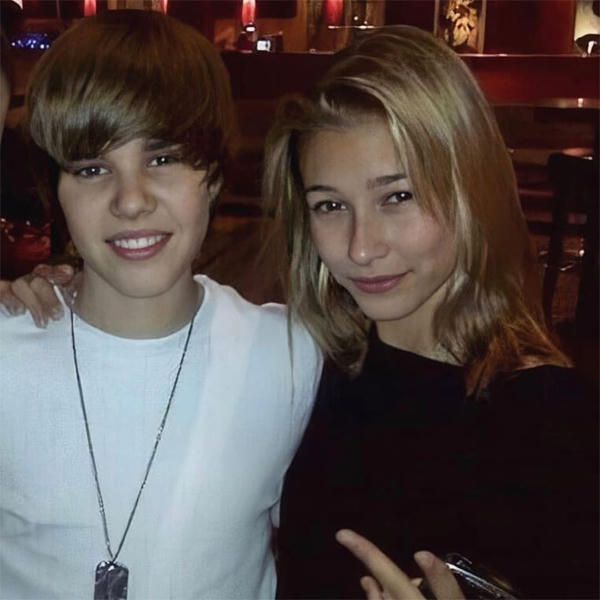 Justin - Hailey 10 năm trước. Từ mối quan hệ bạn bè, cả hai nảy nở tình yêu năm 2016, chia tay rồi tái hợp vào năm 2018.