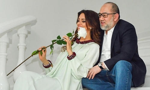 Cựu vương Malaysia Muhammad V và Oksana Voevodina. Ảnh: Instagram.