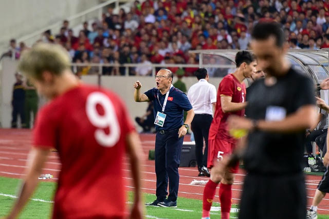 Cảm xúc đặc biệt của HLV Park Hang Seo trong chiến thắng trước Malaysia - 15