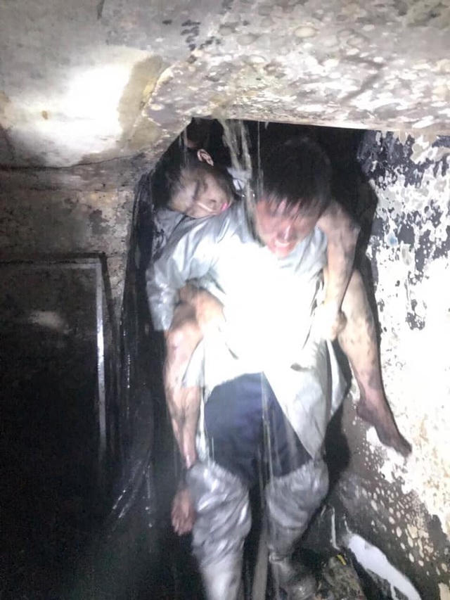 Được cứu sống trong đám cháy, chàng trai trẻ cõng chiến sỹ từng... cõng mình - 2