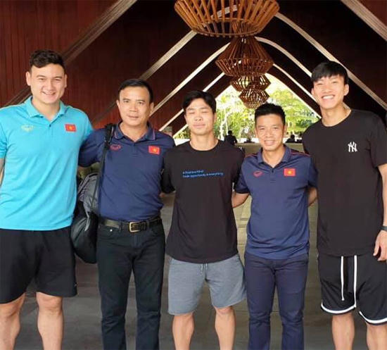 Văn Hậu, Công Phượng và thủ môn Văn Lâm bay về Hà Lan, Bỉ và Thái Lan để tập trung CLB chủ quản.