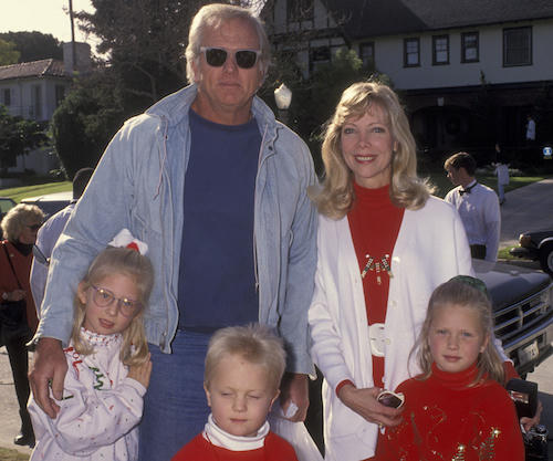 Gia đình ông bà Ron Ely và Valerie năm 1992. Ảnh: People.