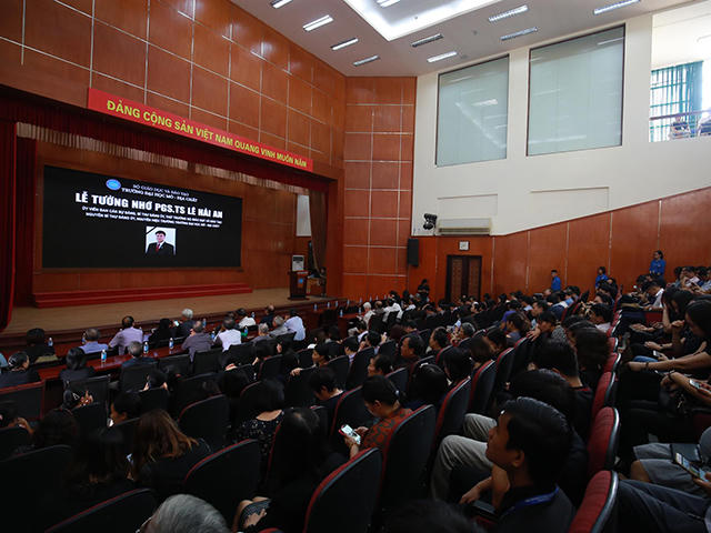 nghen ngao le tuong nho thu truong le hai an tai dh mo dia chat hinh anh 1