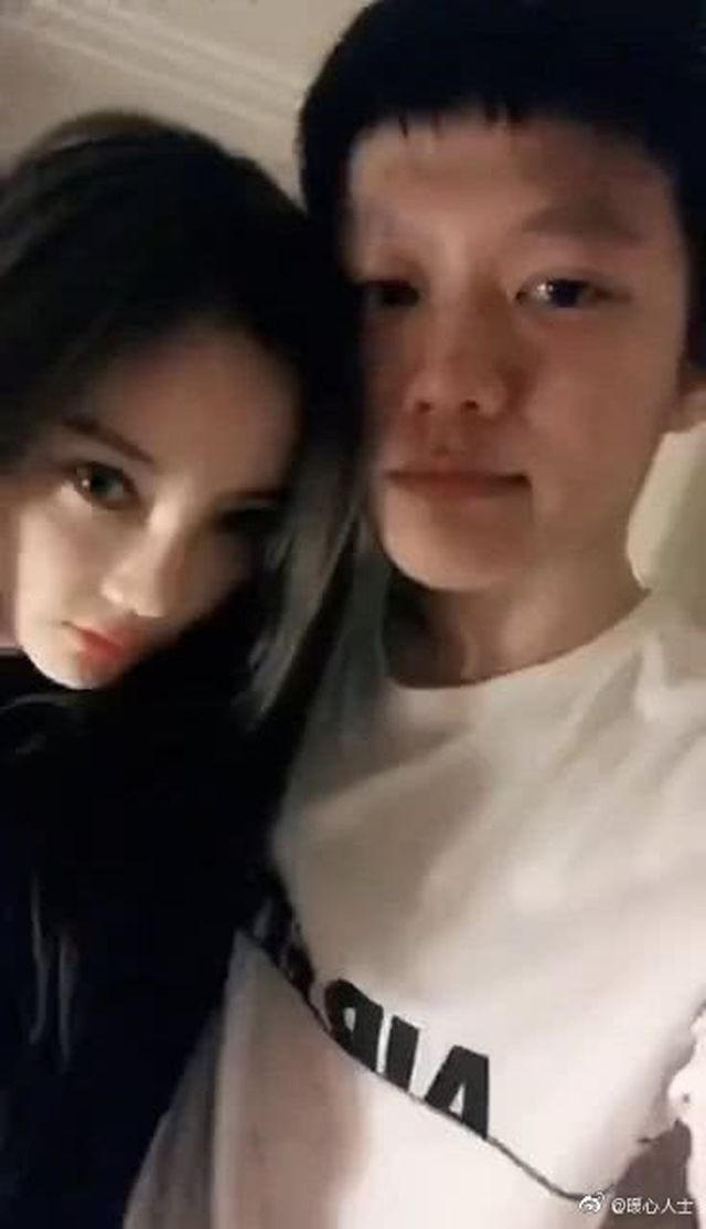 Lý Tiểu Lộ bị nghi lộ ảnh “nóng” sau clip nồng cháy với tình trẻ - 3