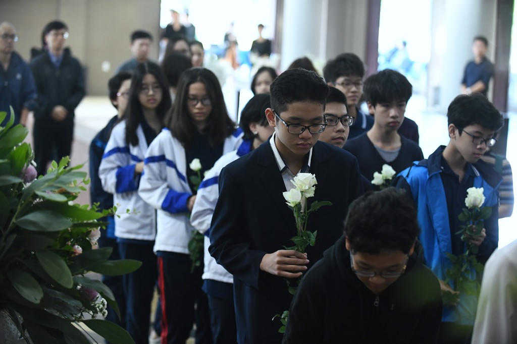 Đạo diễn Đỗ Đức Thành gắng kìm nước mắt, tiễn con gái "thiên thần" về thiên đường hình ảnh 8 dao dien do duc thanh gang kim nuoc mat, tien con gai "thien than" ve thien duong hinh anh 8