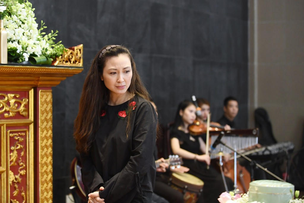 Đạo diễn Đỗ Đức Thành gắng kìm nước mắt, tiễn con gái "thiên thần" về thiên đường hình ảnh 5 dao dien do duc thanh gang kim nuoc mat, tien con gai "thien than" ve thien duong hinh anh 5