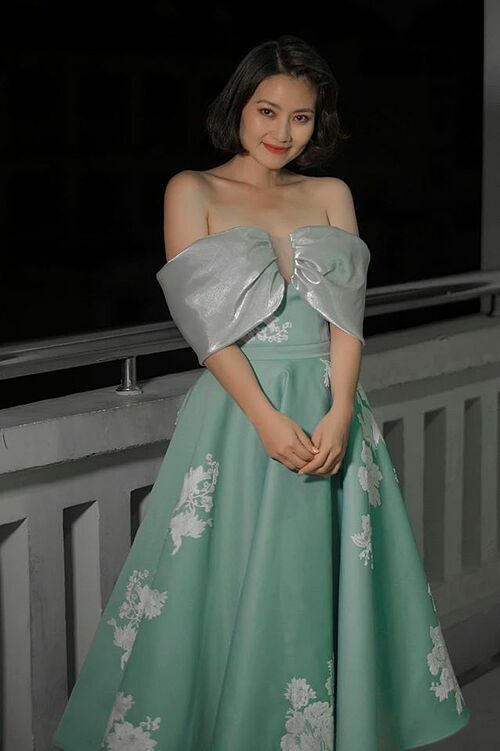 Ngọc Lan đăng ảnh vui vẻ đi sự kiện giữa scandal ồn ào.