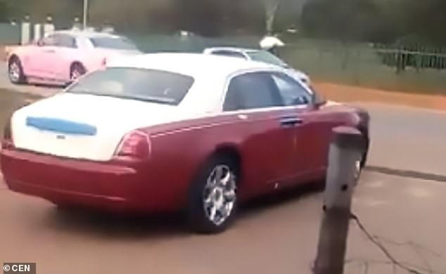 Phẫn nộ khi vua mua dàn xe sang tặng 14 bà vợ - Ảnh 3. Phẫn nộ khi vua mua dàn xe sang tặng 14 bà vợ - Ảnh 3.