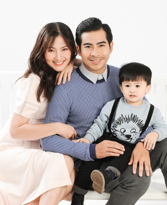 Tháng 6/2016, Ngọc Lan và Thanh Bình tổ chức đính hôn sau thời gian dài quen biết và hẹn hò. Một năm sau, vợ chồng nghệ sĩ đón con trai Louis chào đời tại Mỹ. Khi nhóc tỳ hơn 2 tuổi, đôi uyên ương vẫn chưa có ý định làm đám cưới. Tôi nghĩ một hôn lễ rình rang không còn quan trọng. Chúng tôi sống từng ngày vui vẻ, hạnh phúc bên nhau là đủ, nữ diễn viên bày tỏ. Từ tháng 9/2019, cặp đôi bị đồn rạn nứt. Hôm 13/1, Ngọc Lan - Thanh Bình xác nhận ly hôn vì không tìm được tiếng nói chung, đồng thời phủ nhận lý do người thứ ba tác động. Quyết định đường ai nấy đi nhưng cả hai hy vọng giữ quan hệ hòa thuận, cùng nuôi dạy con trai để bé luôn cảm nhận tình thương từ cả bố lẫn mẹ.