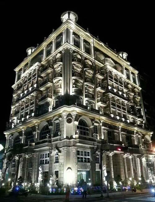 Biệt thự 8 tầng nơi Hu Han-feng sống cùng vợ con và nhân tình ở Tân Trúc, Đài Loan. Ảnh: Taiwannews.