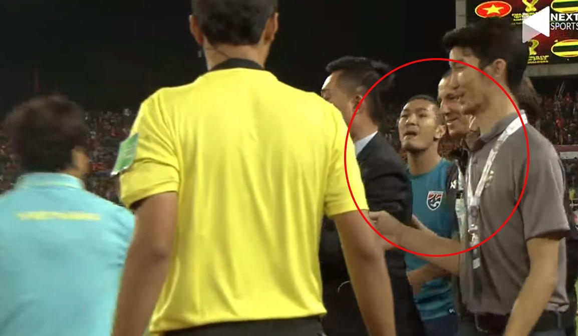 tiet lo nhan vat thai lan thu 2 "ca khia" hlv park hang-seo hinh anh 1