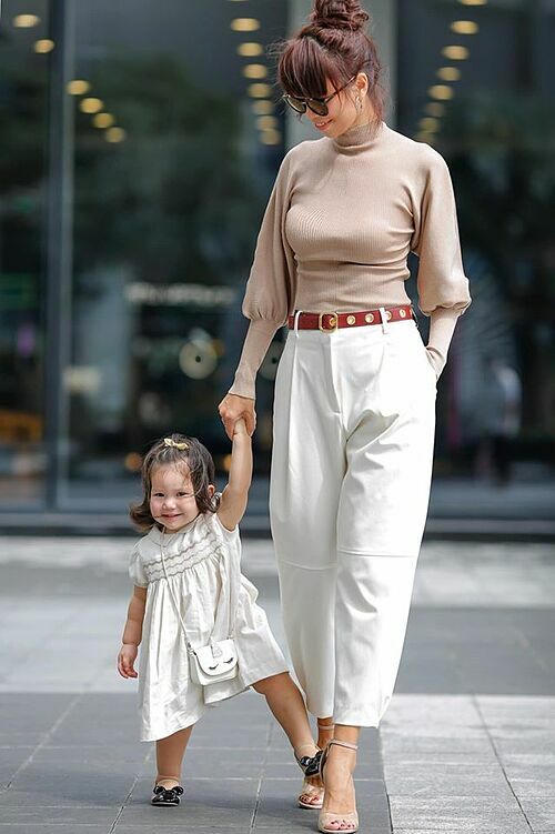 Hà Anh và con gái Myla.