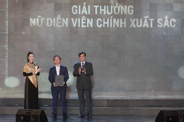 “Song Lang” đoạt Bông sen Vàng, Trấn Thành giành giải Diễn viên xuất sắc - 5 “Song Lang” đoạt Bông sen Vàng, Trấn Thành giành giải Diễn viên xuất sắc - 5