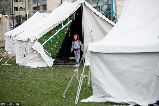 Con dâu tương lai Thủ tướng Albania chết trong trận động đất kinh hoàng - 6