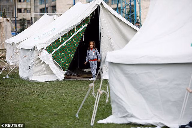 Con dâu tương lai Thủ tướng Albania chết trong trận động đất kinh hoàng - 6