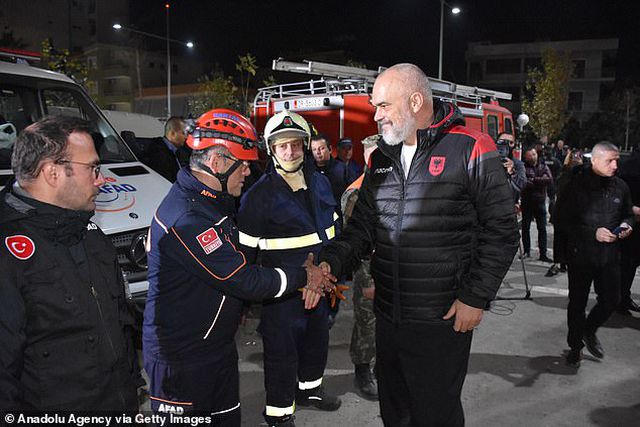 Con dâu tương lai Thủ tướng Albania chết trong trận động đất kinh hoàng - 7