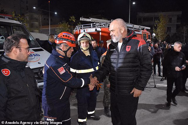 Con dâu tương lai Thủ tướng Albania chết trong trận động đất kinh hoàng - 7