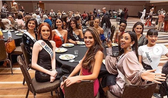 Soi nhan sắc các đối thủ của Hoàng Thuỳ tại cuộc thi Hoa hậu Hoàn vũ 2019 - 23