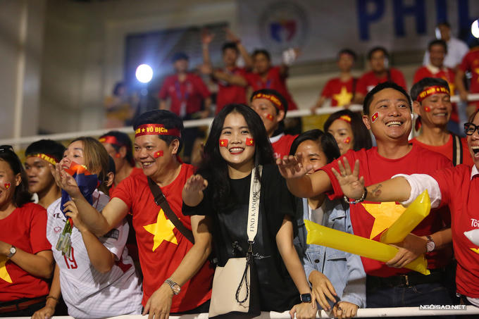 Văn Hậu gửi bạn gái giữ hộ HC vàng