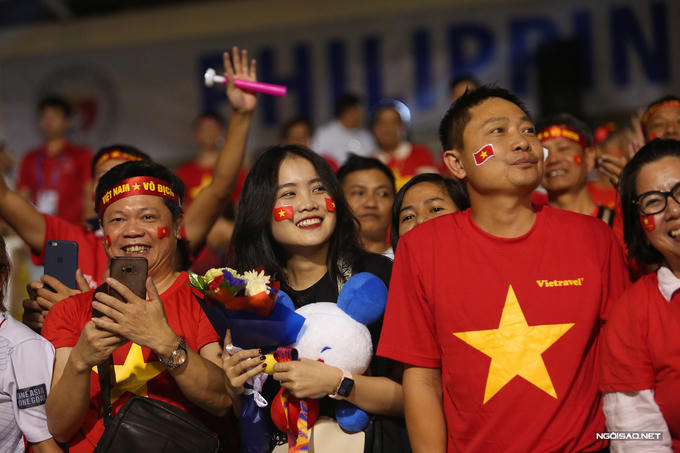 Văn Hậu gửi bạn gái giữ hộ HC vàng