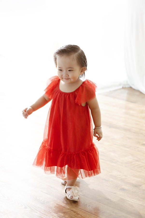 2 bé yêu nhà Khánh Thi - Phan Hiển khiến fan thích mê vì quá dễ thương - Ảnh 3.