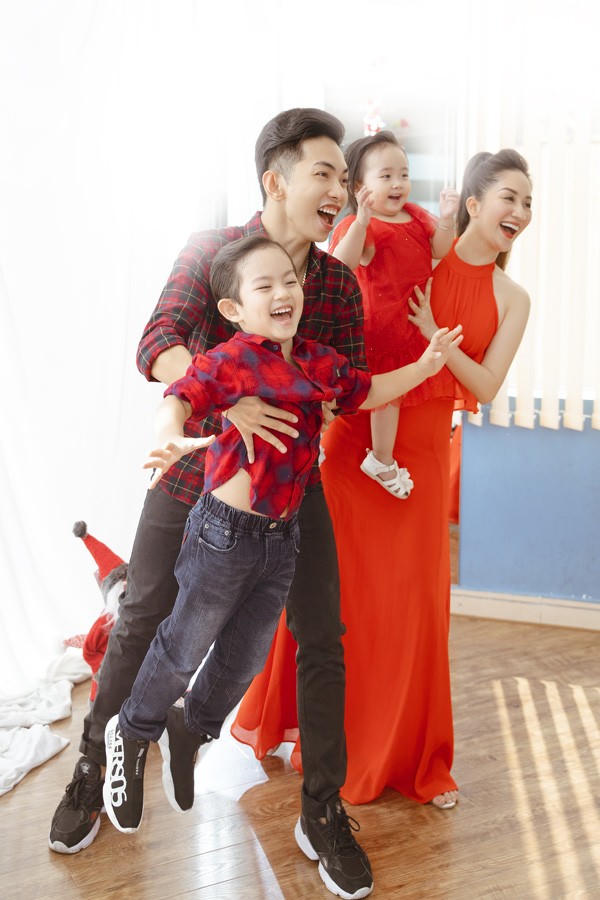 2 bé yêu nhà Khánh Thi - Phan Hiển khiến fan thích mê vì quá dễ thương - Ảnh 7.