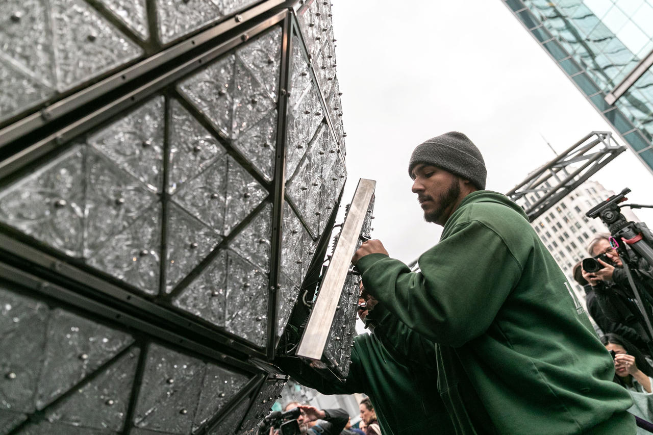 Mỹ tưng bừng chào đón năm mới 2020 - 3