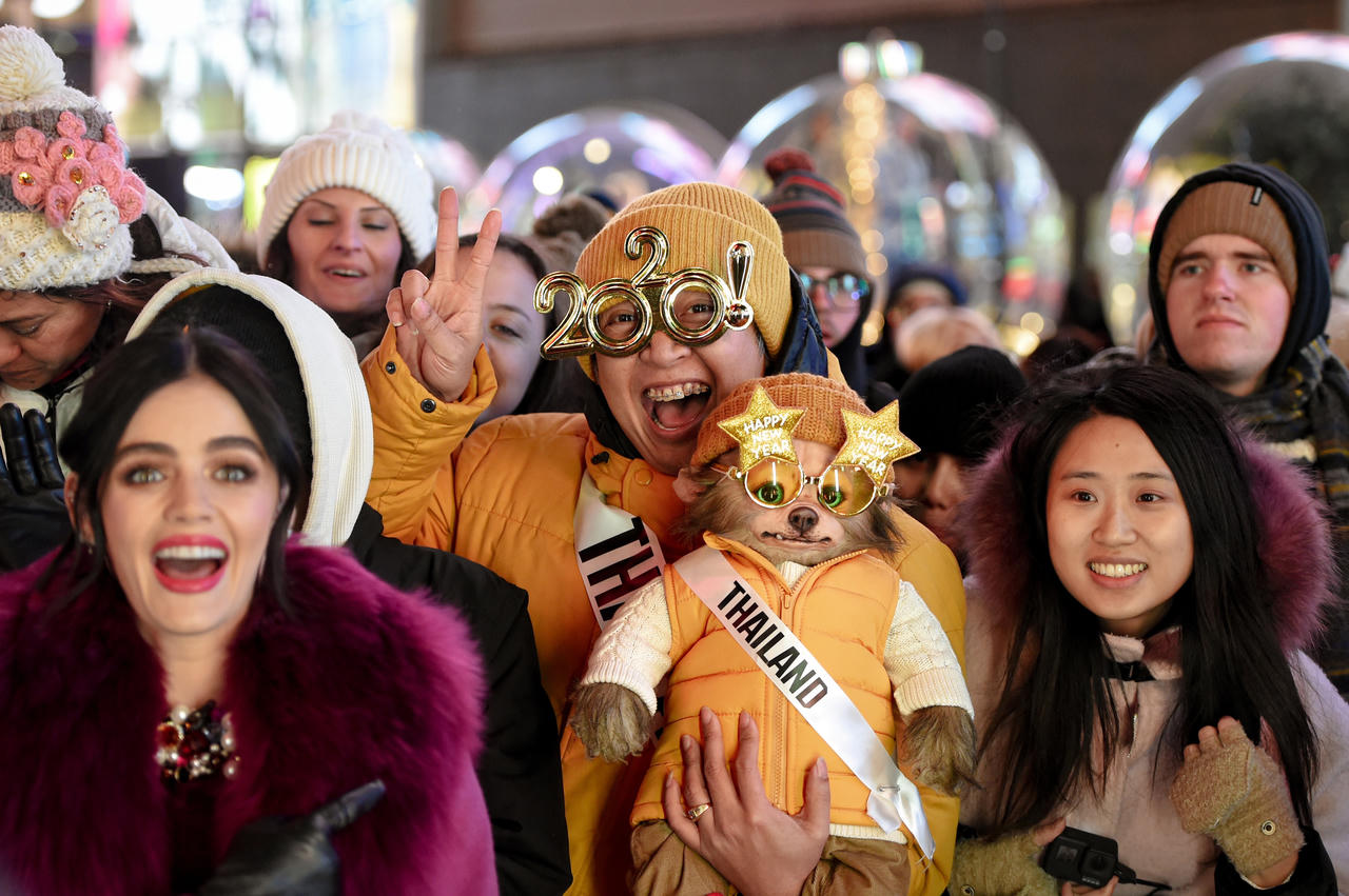 Mỹ tưng bừng chào đón năm mới 2020 - 10