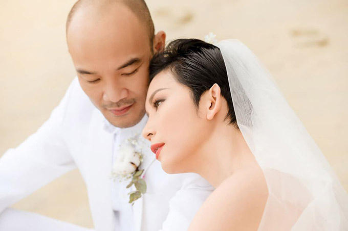 Một người bạn thân của Xuân Lan tiết lộ, vợ chồng cô hẹn hò vài tháng thì quyết định về chung một nhà. Họ quen nhau khi cùng tham gia êkíp làm phim hành động mới của Ngô Thanh Vân.